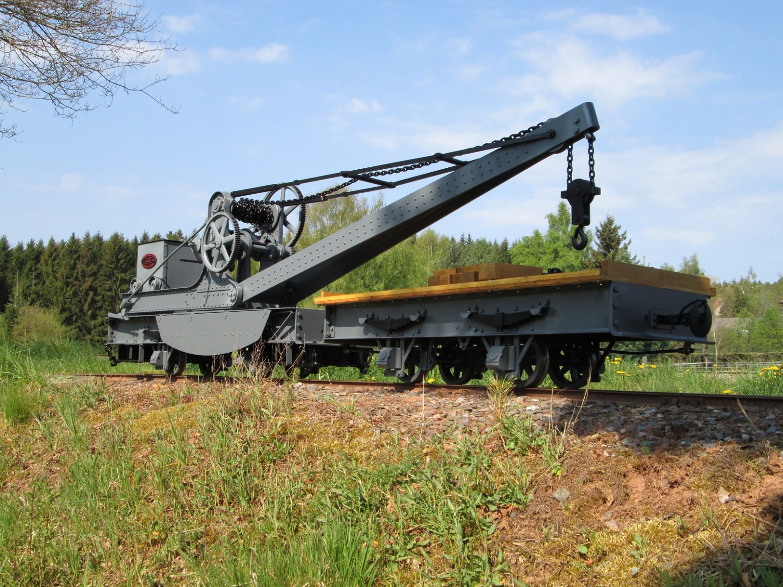 grue en position de route